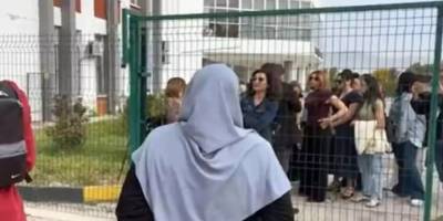 KKTC’de liselerde başörtüsü serbest bırakıldı