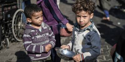 Gazze'de çocuklar temiz su arıyor