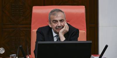 Sırrı Süreyya Önder hastaneye kaldırıldı!