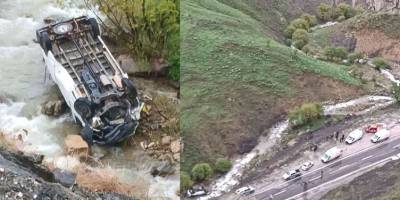 Hakkari'de Minibüs dereye uçtu: 2 ölü, 3 yaralı