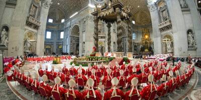 Vatikan'da yapılan ilk tur oylamada yeni papa seçilemedi