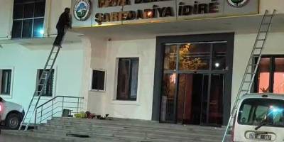 Iğdır Belediyesi'nin tabelasına Kürtçe adı eklendi