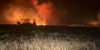 Erbil'de iki ayrı yerde başlayan yangın yerleşim yerlerini tehdit ediyor