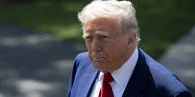 Trump 12 ülkenin vatandaşlarının ABD'ye girişini yasakladı