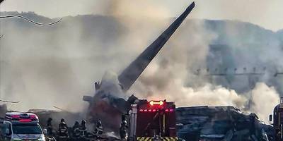 Hindistan’da yolcu uçağı düştü: 242 kişi bulunuyordu