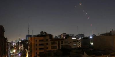 Tahran'da hava savunma sistemleri saldırılara karşı koyuyor