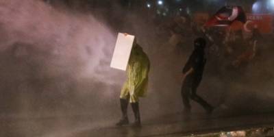 Sloganlarda yaşayanlar