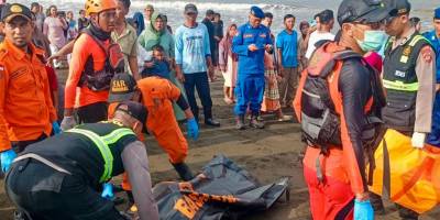 Endonezya'da feribot battı: 38 kişi kayıp