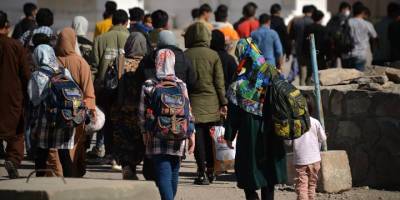 İran, 1 Ay İçerisinde 450.000 Afgan’ı Sınır Dışı Etti