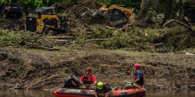 Teksas'taki sellerde ölenlerin sayısı 100'ü aştı