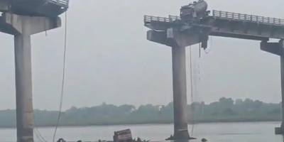 Hindistan'ın Gucerat eyaletinde köprü çöktü: 9 kişi öldü