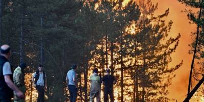 Yangın söndürme çalışmaları sürüyor