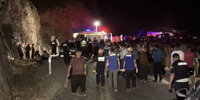 Adana'da otomobil uçuruma yuvarlandı: 1'i çocuk 5 kişi hayatını kaybetti