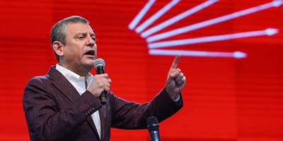 "Türkiye'de çok partili siyaset tehdit altındadır"