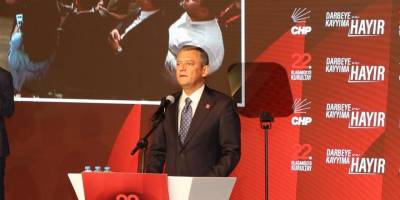 Özgür Özel yeniden CHP Genel Başkanı seçildi