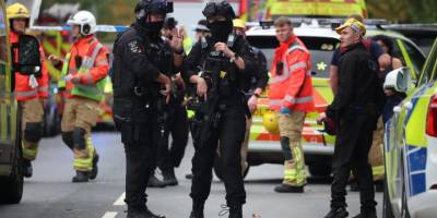 Manchester'da sinagogda bıçaklı saldırı