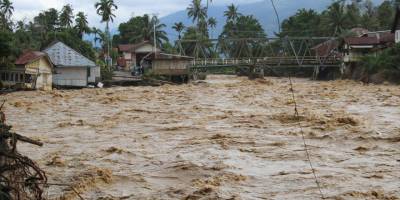 Endonezya'da şiddetli yağışların yol açtığı afetlerde ölenlerin sayısı 442'ye yükseldi