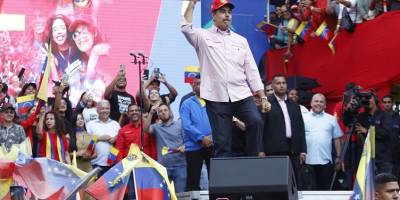 Maduro, dans ederek ABD'ye 'barış' çağrısında bulundu