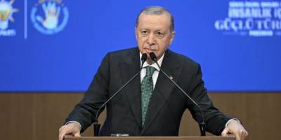 Erdoğan: Köşeye sıkıştığında ya saldırganlaşıyor ya saçmalıyor, Allah akıl versin