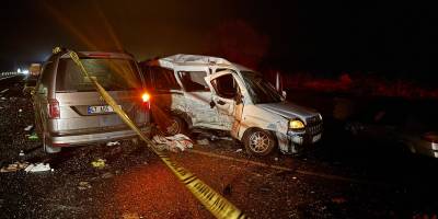 Mardin'de 3 aracın karıştığı trafik kazasında 4 kişi öldü, 5 kişi yaralandı