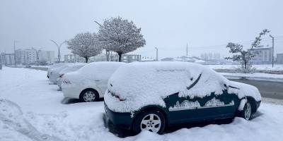 Van ve Hakkari'de 172 köyle bağlantı kesildi
