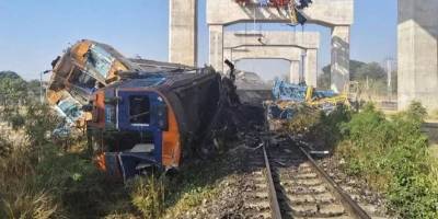 Tayland’da tren faciası: 22 kişi öldü