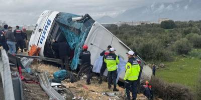 Yolcu otobüsü şarampole uçtu: En az 8 ölü, 26 yaralı