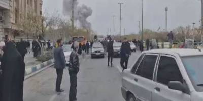 İran’da cenaze töreni sırasında güvenlik noktası vuruldu