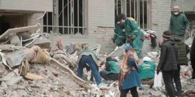 İran Kızılayı: 900’den Fazla Kişi Enkazdan Sağ Çıkartıldı