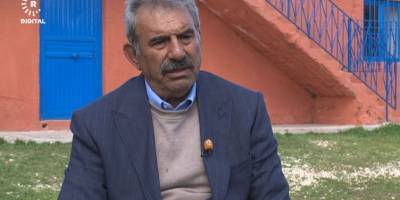 Mehmet Öcalan: DEM’li siyatçiler sadece üç kelime Kürtçe selam verip ardından başka dile geçiyorlar