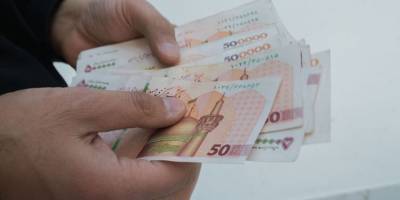 İran riyalinde tarihi değer kaybı: 1 dolar 180 bin riyala dayandı