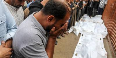 Araştırma: İngiliz medyası Gazze soykırımını aklamaya çalışıyor