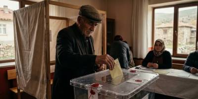 Üç ilde sandıklar kuruldu