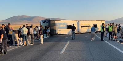 Kütahya'da yolcu otobüsü devrildi: 31 yaralı
