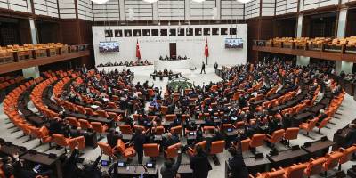 Komîsyona Dadê ya Parlamentoya Tirkiyeyê ji bo pêşniyaryasayê dicive