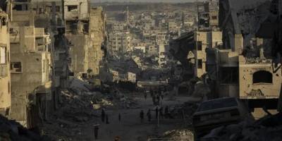 Katil İsrail'in ateşkese rağmen Gazze Şeridi'ne saldırıları devam ediyor