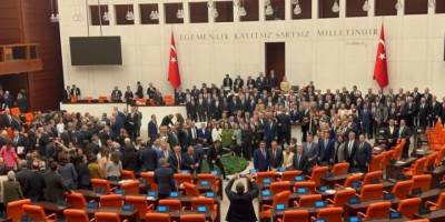 Sınırlı Adım, Kararlı Takip: Çerçeve Yasa ve Ötesi