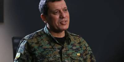 Mezlûm Ebdî bi şandeyeke hikûmeta Sûriyeyê re civiya