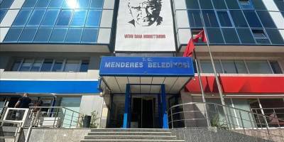 Menderes Belediyesi'ne ikinci dalga operasyon, 9 kişi gözaltına alındı